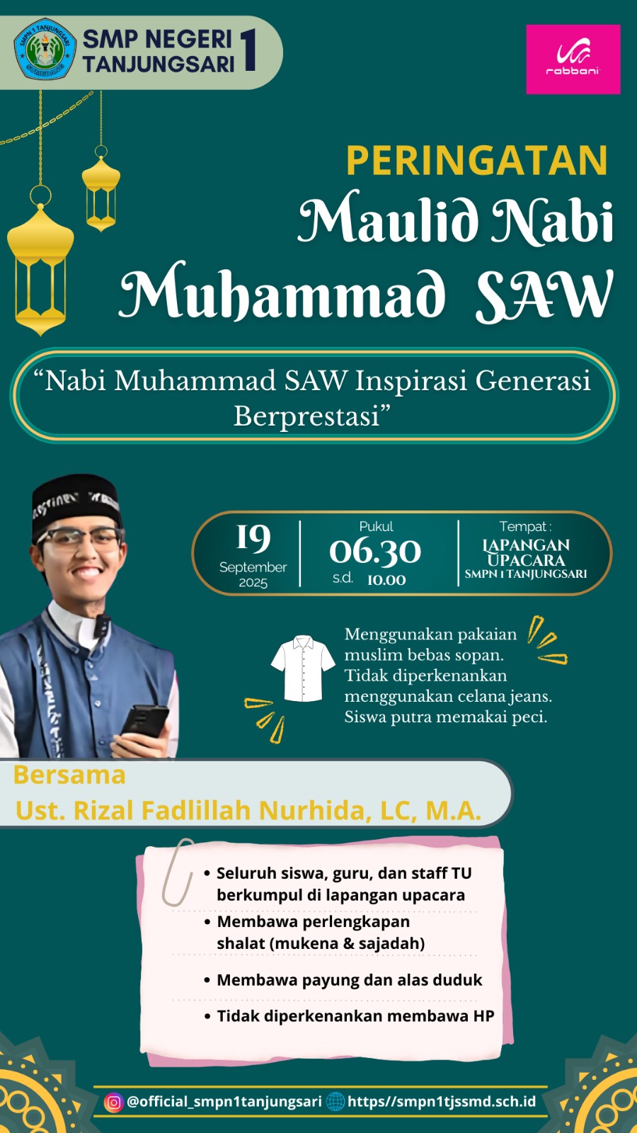 Suasana Peringatan Maulid Nabi di Lapangan Upacara SMPN 1 Tanjungsari